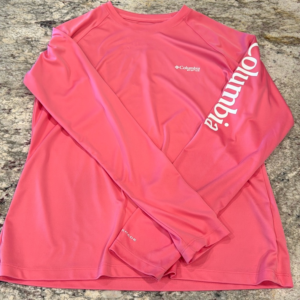 Women’s size medium Columbia sun shirt